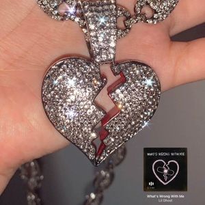 💔⛓️ NWOT lil ghost heart break necklace